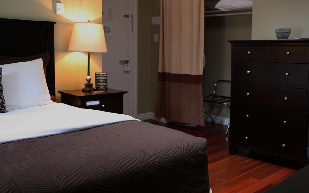 The Duckworth Inn เซนต์จอห์น ภายนอก รูปภาพ